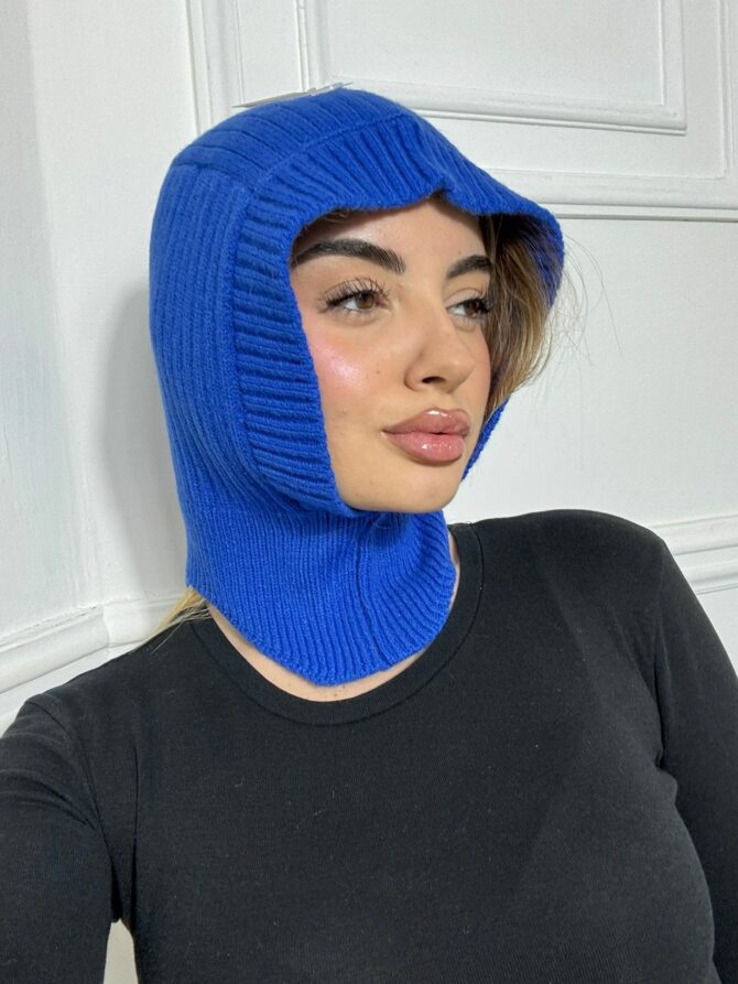 Balaclava thief